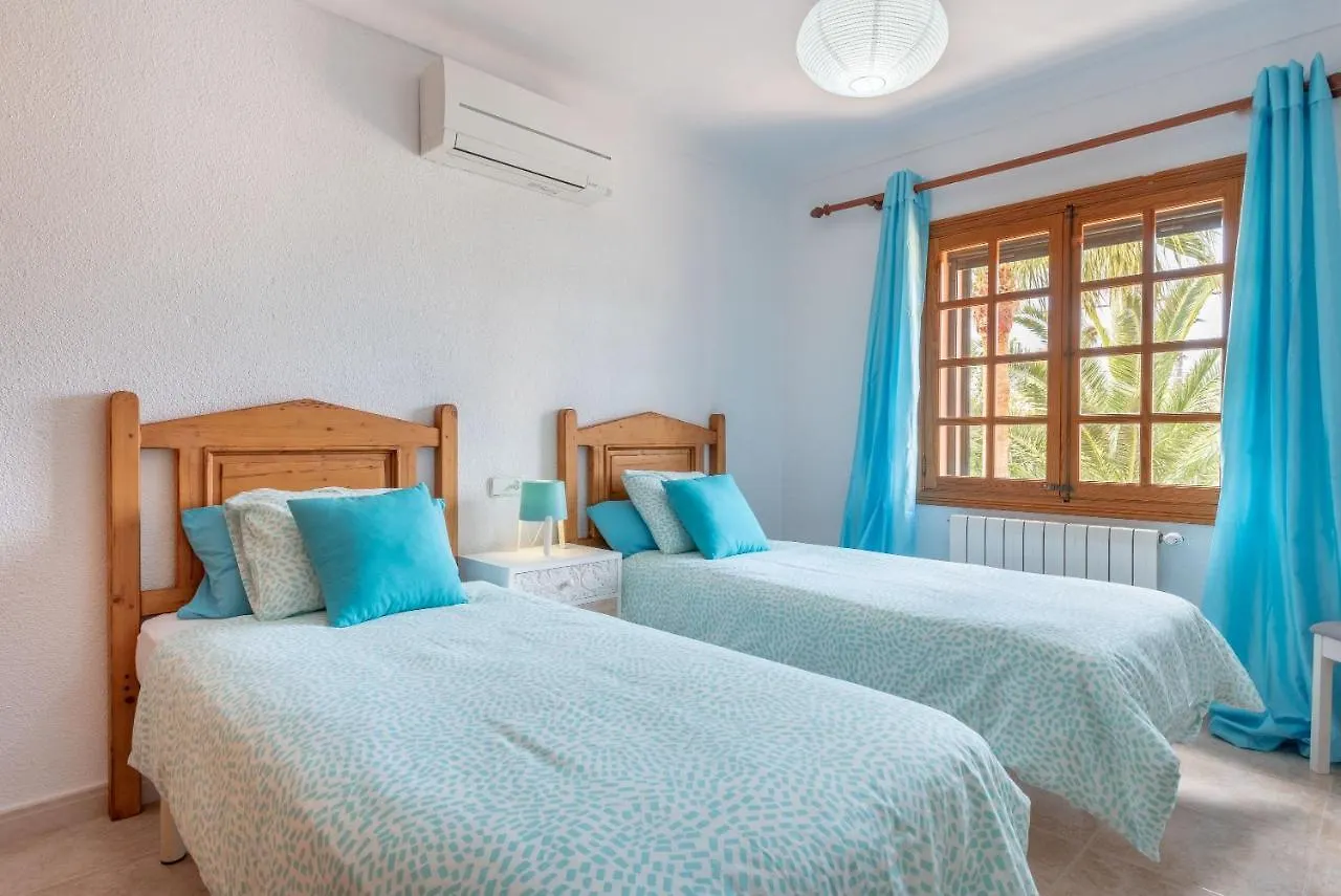 Es Canto Cala Llombards Holiday home